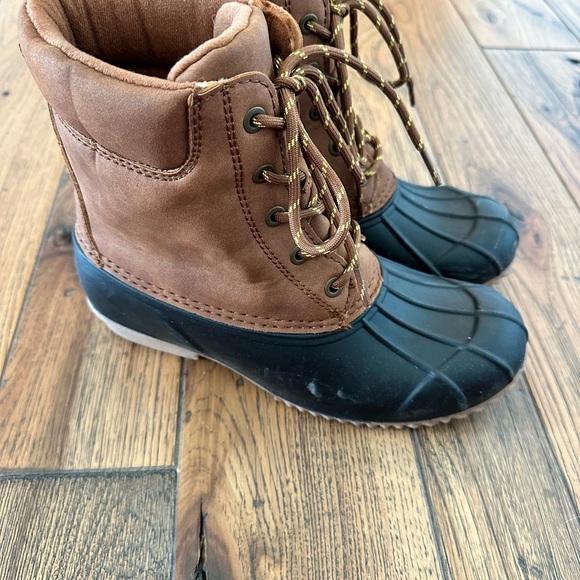 Universal Thread Duck Boots - Picture 4 of 7